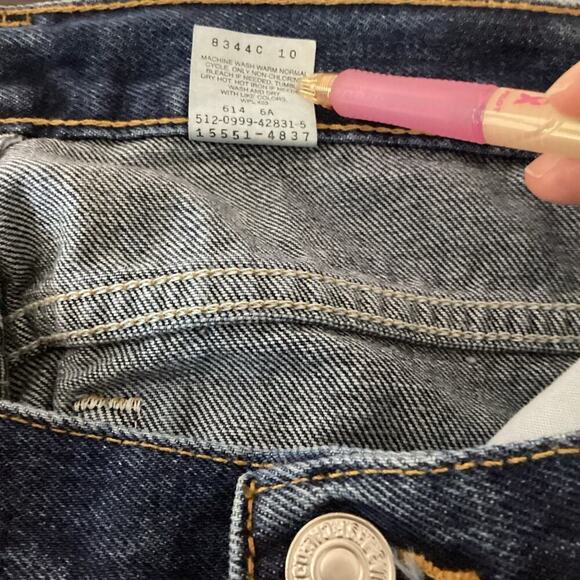 Levis Jeans Womens 12 Long Denim 550 Relaxed Fit Tapered Leg 90s Distressed USA - Picture 4 of 8